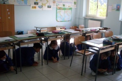 10 regole salvavita. Cosa fare in caso di terremoto.